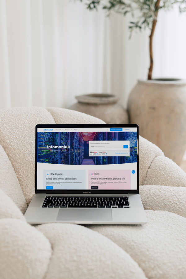 réserver nom de domaine et hébergeur web Infomaniak écologique